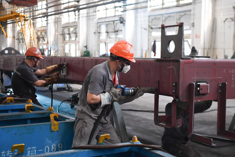 鐵路貨運制造企業(yè)趕制訂單生產忙